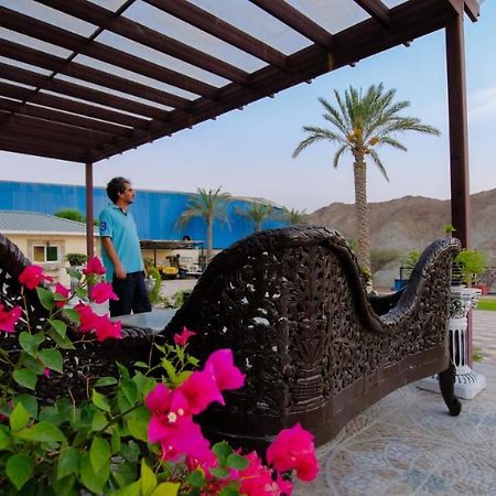 Mountain House Bed and Breakfast Fujairah Eksteriør billede
